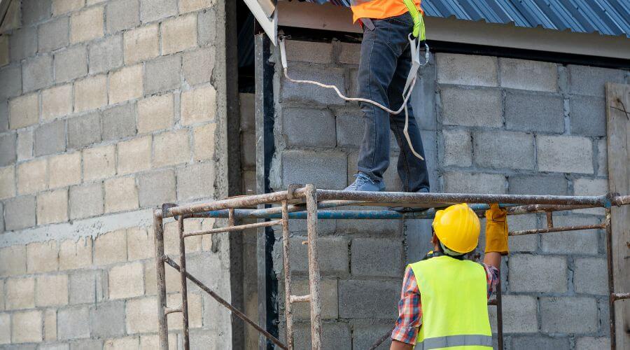 Professional gutter cleaning in Alviso, CA